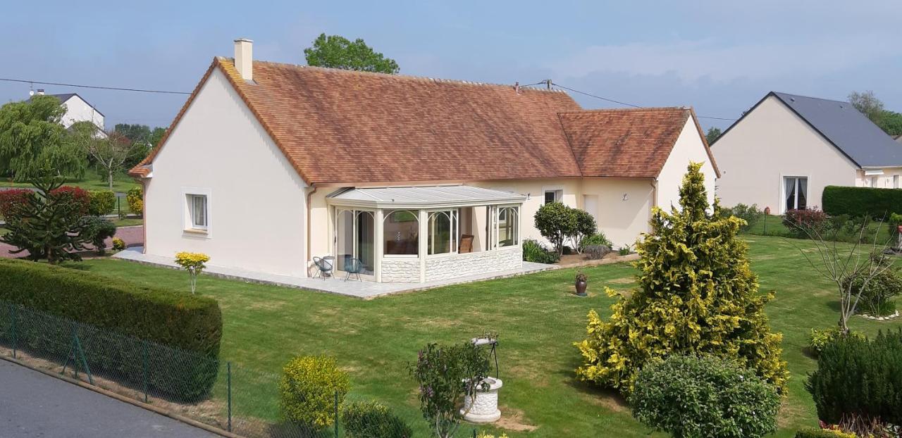 Gite "Au P'Tit Tourois" De Plain-Pied Tout Confort Avec Veranda Proche D'Omaha Beach Et De Bayeux Accueillant Les Animaux Eksteriør bilde