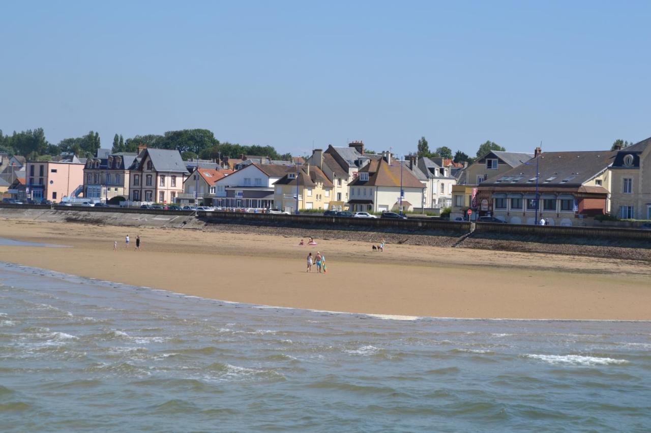 Gite "Au P'Tit Tourois" De Plain-Pied Tout Confort Avec Veranda Proche D'Omaha Beach Et De Bayeux Accueillant Les Animaux Eksteriør bilde
