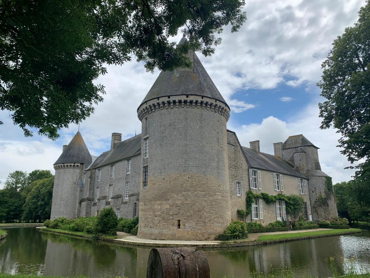 Gite "Au P'Tit Tourois" De Plain-Pied Tout Confort Avec Veranda Proche D'Omaha Beach Et De Bayeux Accueillant Les Animaux Eksteriør bilde