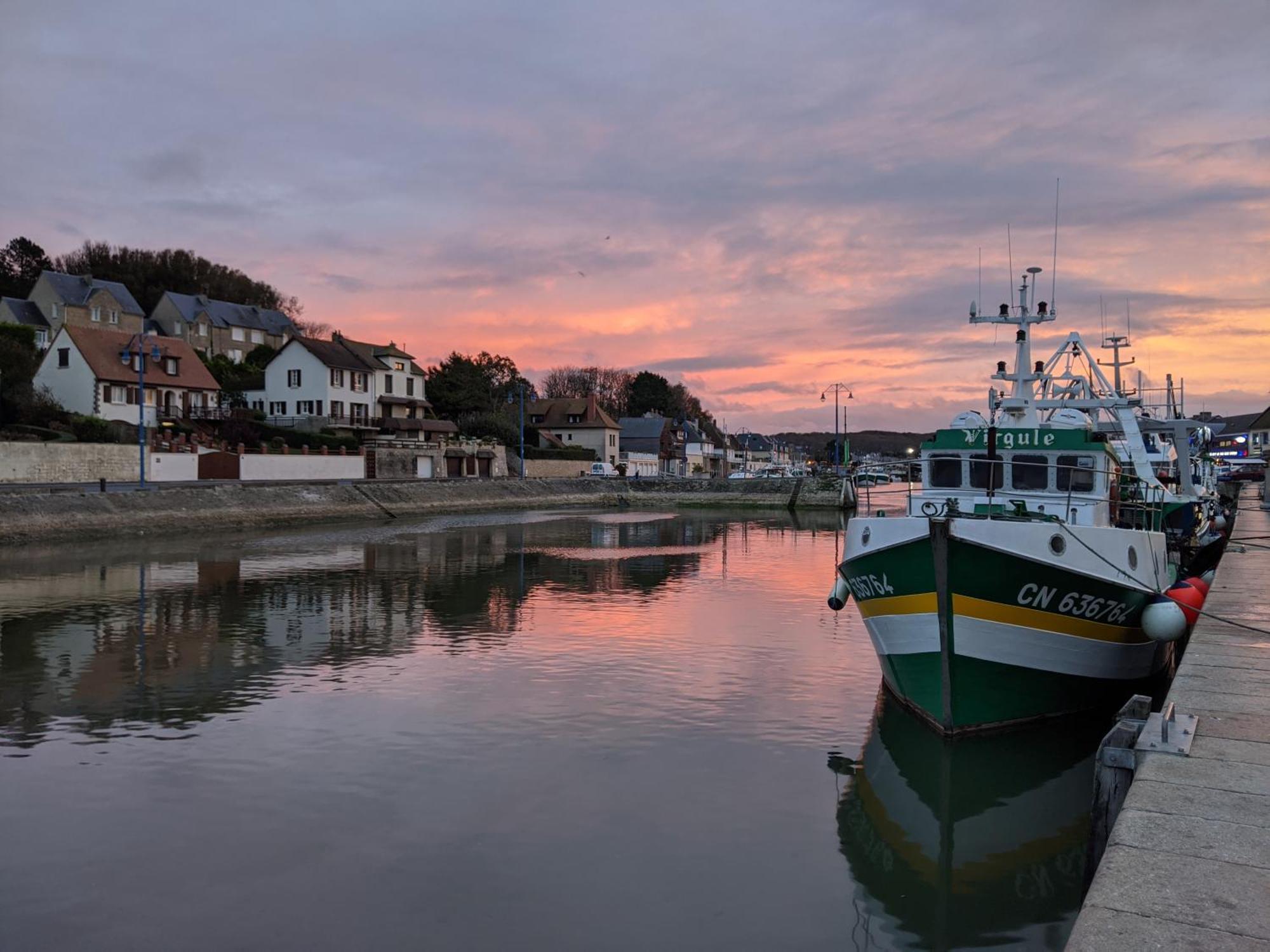 Gite "Au P'Tit Tourois" De Plain-Pied Tout Confort Avec Veranda Proche D'Omaha Beach Et De Bayeux Accueillant Les Animaux Eksteriør bilde